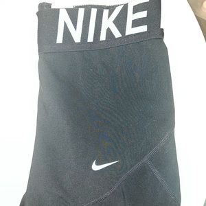 BLACK NIKE PRO SHORTS